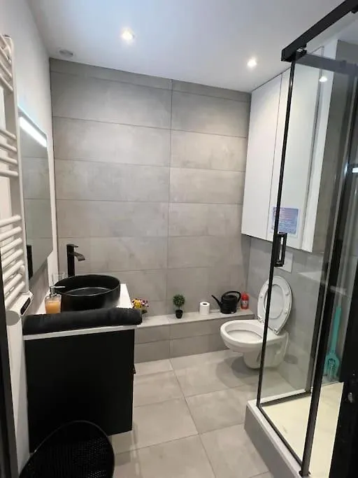 Appartement Metro 14 Et Le Metro 7 A 5 Minutes A Pied Emplacement Strategique Plus Parking Gratuit Le Kremlin-Bicêtre